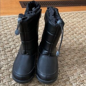 Lands’ End black Snow Flurry Boots Size 5 Youth
